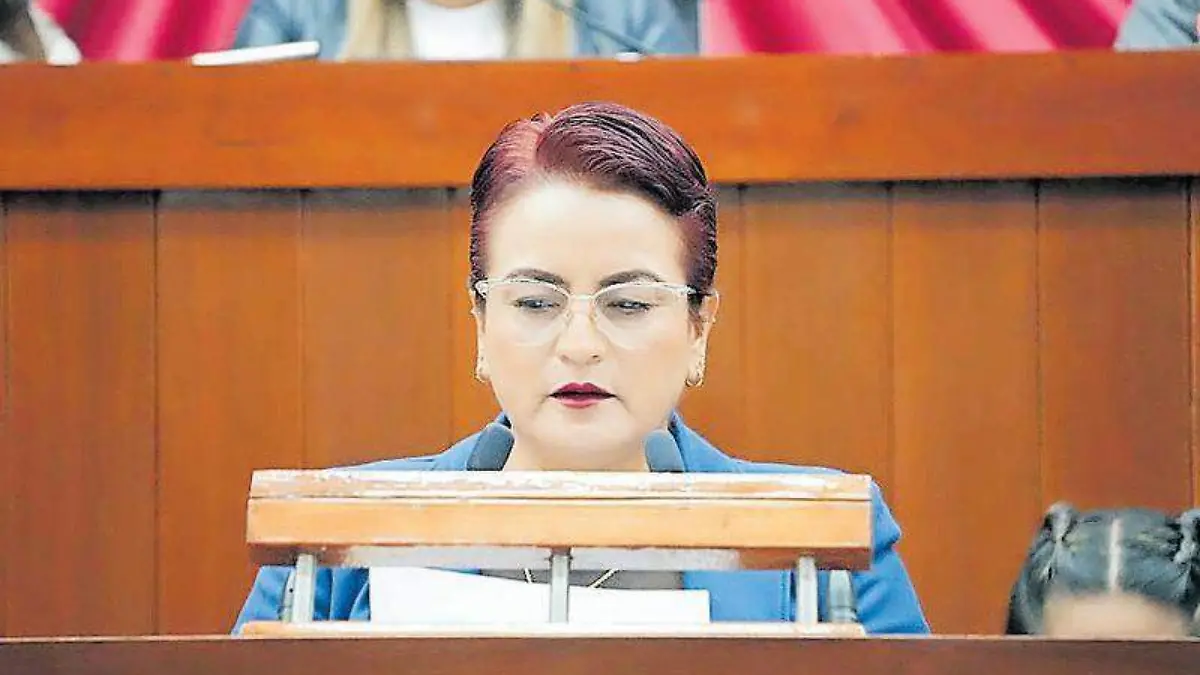 Diputados regresan